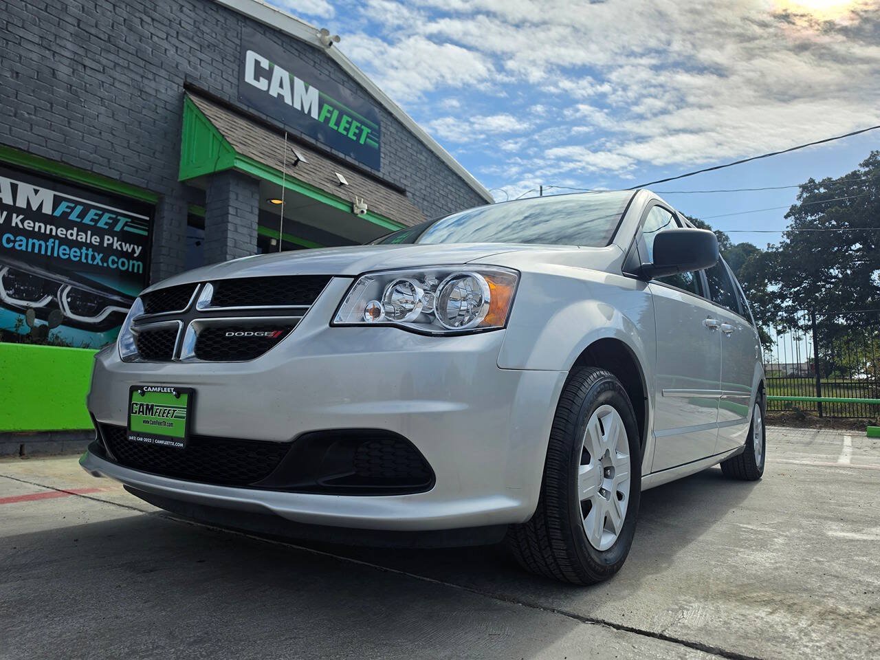 Used 2012 Dodge Grand Caravan SE FWD image 2