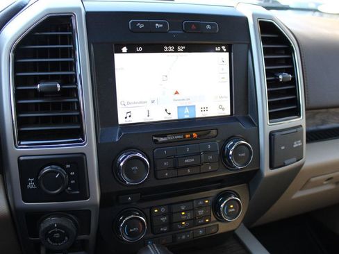 Used 2018 Ford F150 Lariat image 16