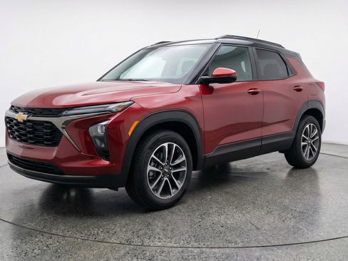 Used 2025 Chevrolet TrailBlazer LT image 3