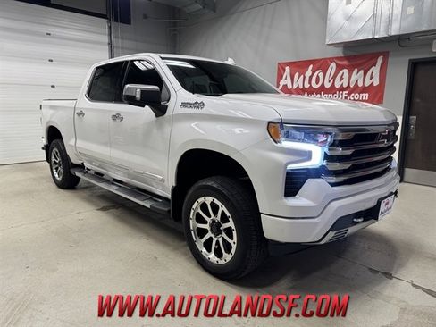 Used 2025 Chevrolet Silverado 1500 High Country w/ Technology Package AWD/4WD image 1