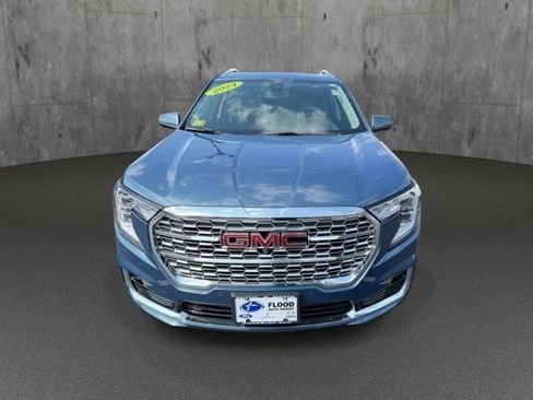 Used 2024 GMC Terrain Denali w/ Denali Premium Package AWD/4WD image 15