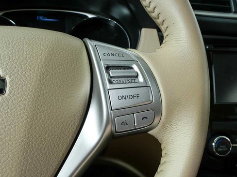 Used 2014 Nissan Rogue SL w/ SL Premium Package FWD image 11