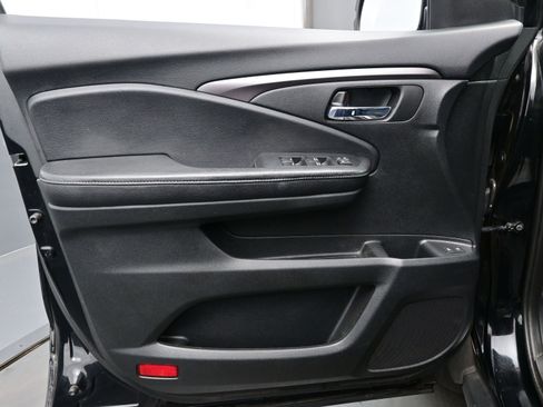 Used 2017 Honda Pilot EX-L image 9