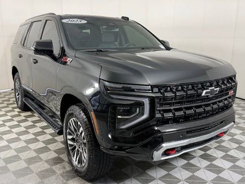 Used 2025 Chevrolet Tahoe Z71 w/ Comfort Package AWD/4WD image 9