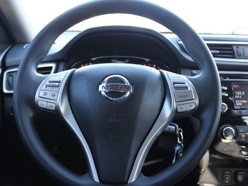 Used 2015 Nissan Rogue S image 25