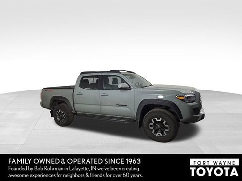 Used 2023 Toyota Tacoma TRD Off-Road w/ TRD Premium Off Road Package image 5