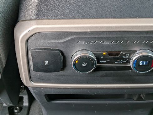 Used 2024 Ford Expedition Max XLT RWD image 14