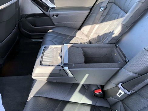 Used 2024 BMW 740i xDrive image 14