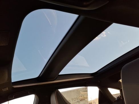 New 2026 Toyota Crown Platinum image 9