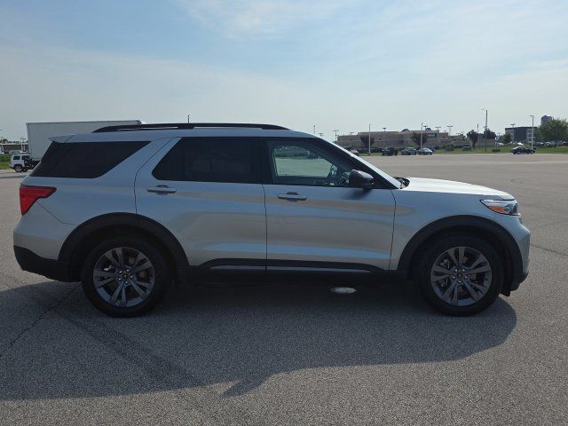Used 2024 Ford Explorer XLT w/ Equipment Group 202A RWD image 14