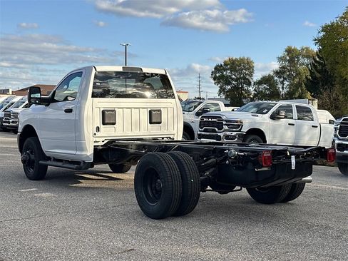 New 2026 RAM 3500 Tradesman image 4