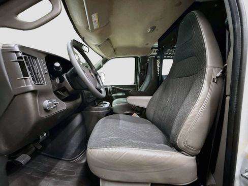 Used 2025 Chevrolet Express 2500 w/ Driver Convenience Package RWD image 22