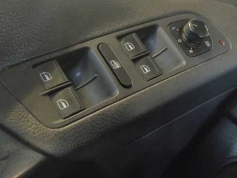 Used 2017 Volkswagen Tiguan Limited w/ Premium Package image 27