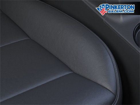 New 2025 Chevrolet Colorado LT w/ LT Convenience Package image 21