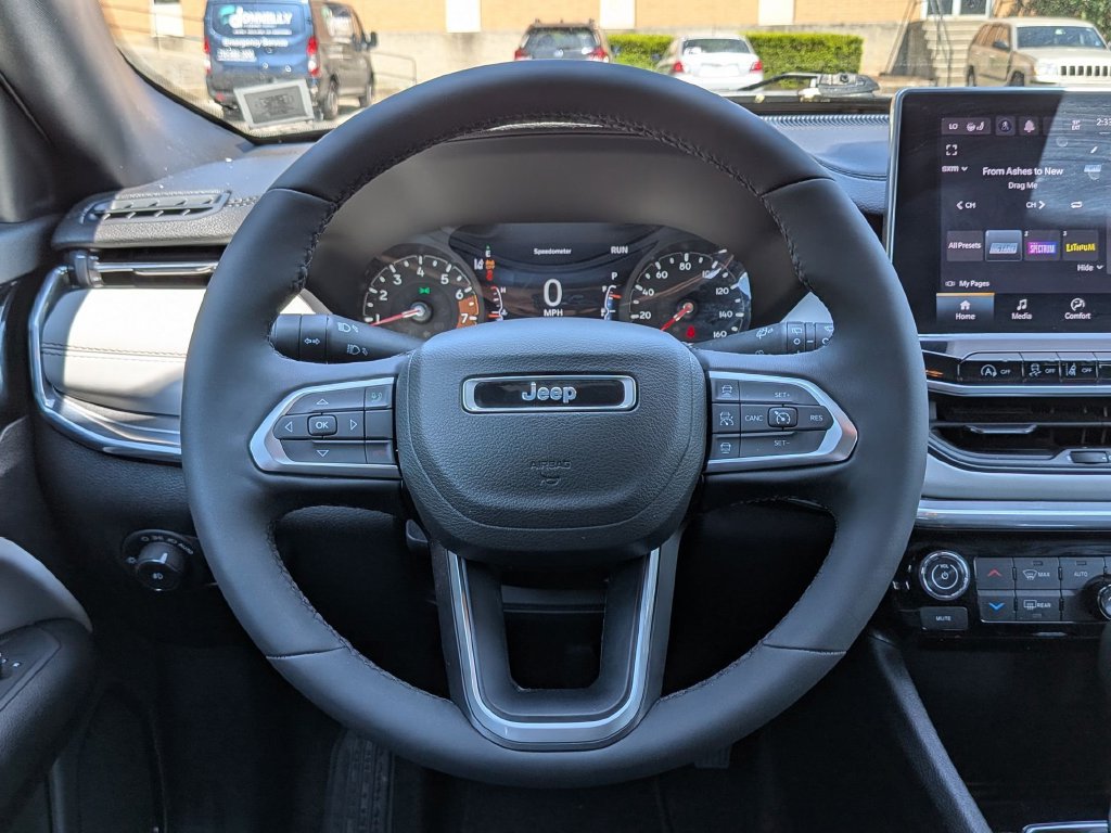 Used 2023 Jeep Compass Limited AWD/4WD image 13