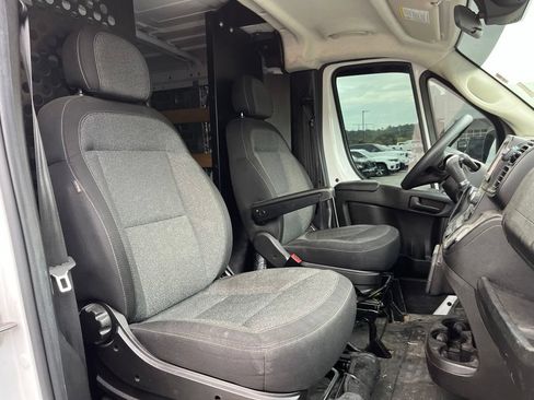 Used 2023 RAM ProMaster 2500 FWD image 12