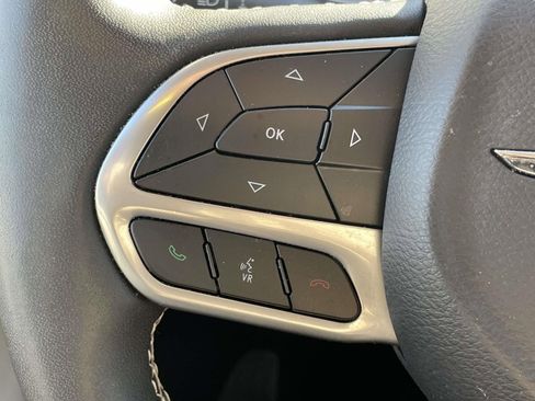 Used 2024 Chrysler Voyager LX FWD image 19