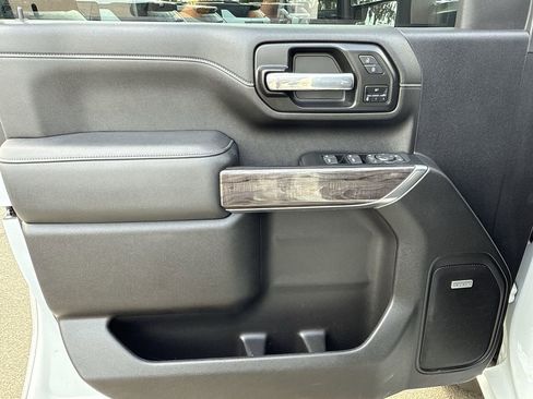 Used 2022 Chevrolet Silverado 2500 LTZ w/ LTZ Convenience Package image 22