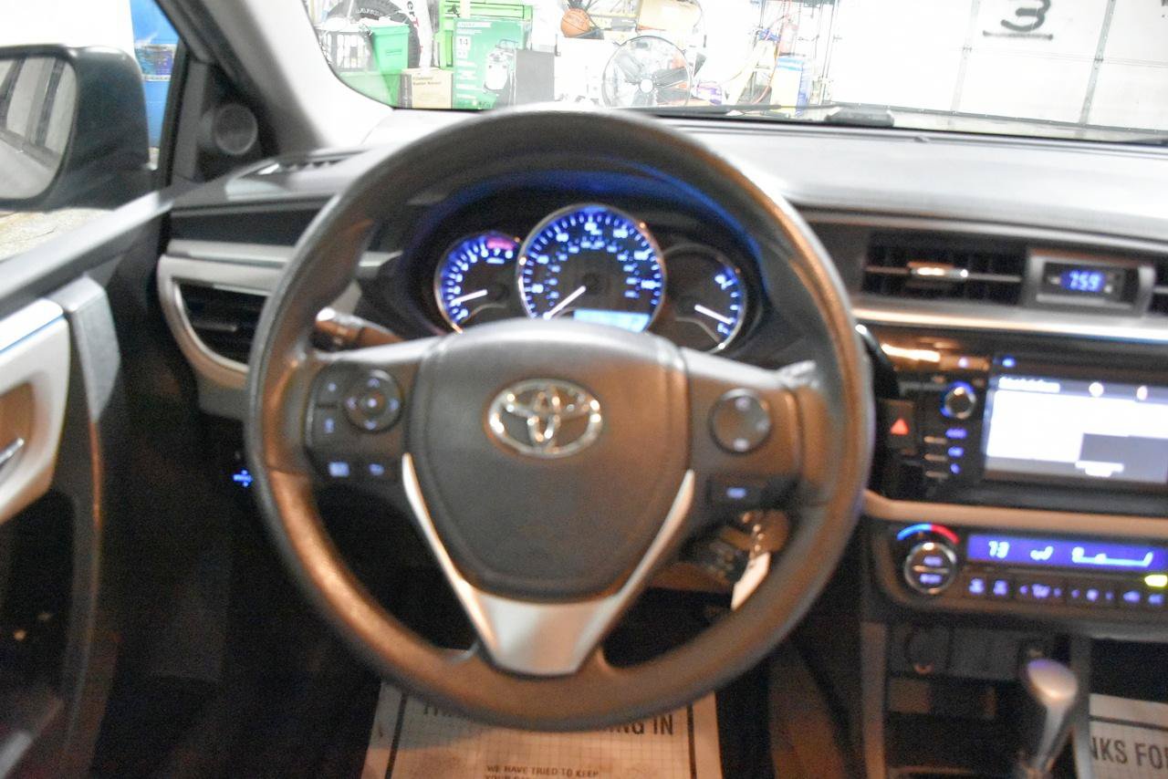 Used 2016 Toyota Corolla LE FWD image 14