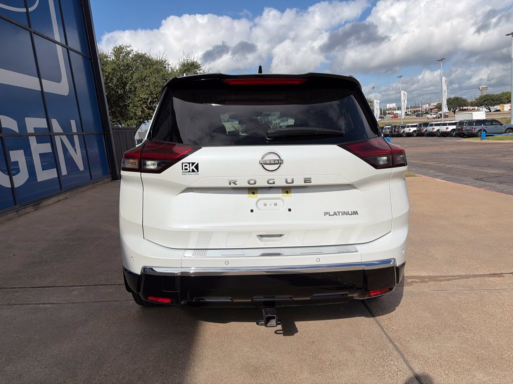 Used 2024 Nissan Rogue Platinum FWD image 6