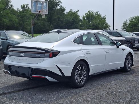New 2026 Hyundai Sonata Limited FWD image 3