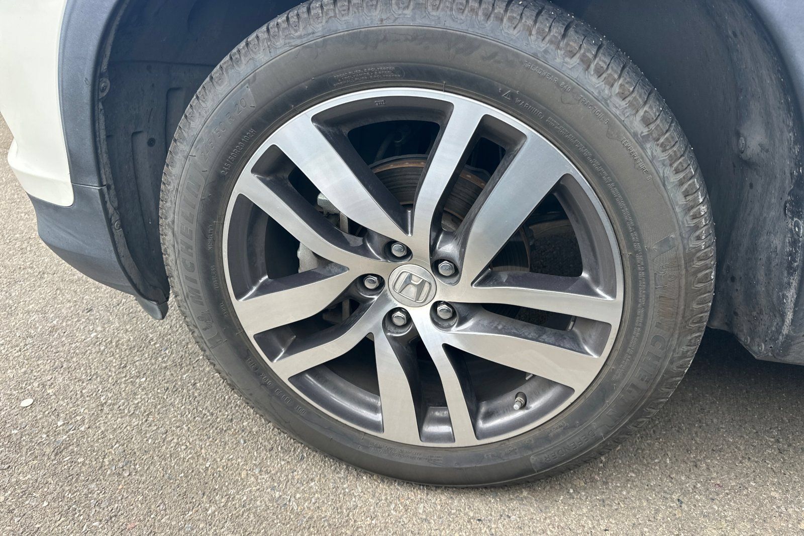 Used 2017 Honda Pilot Touring image 4