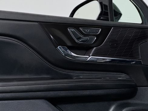 Used 2022 Lincoln Corsair Grand Touring w/ Towing Package image 16