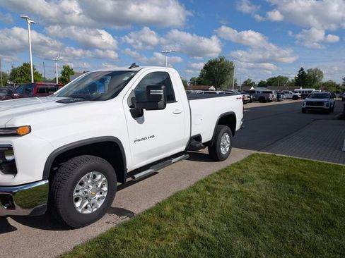 Used 2024 Chevrolet Silverado 2500 LT w/ Convenience Package AWD/4WD image 8
