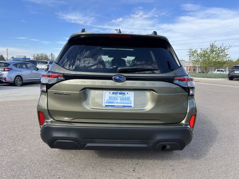 Used 2025 Subaru Forester Premium AWD/4WD image 12