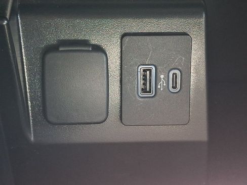 Certified 2023 Ford Explorer XLT w/ Equipment Group 202A AWD/4WD image 23