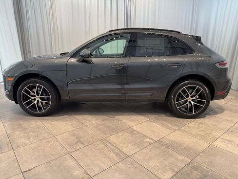 Certified 2025 Porsche Macan image 2