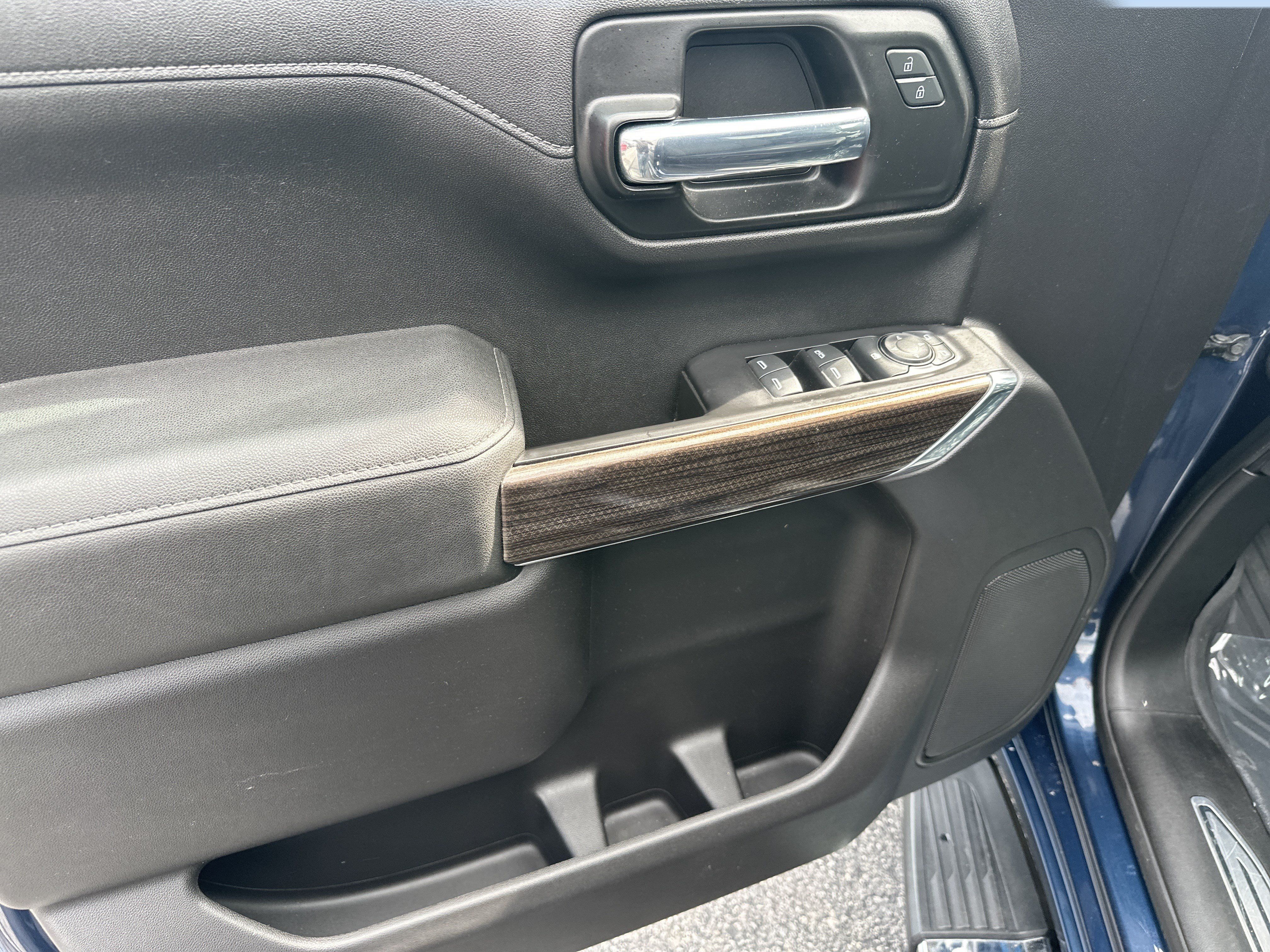 Certified 2020 Chevrolet Silverado 1500 RST AWD/4WD image 9