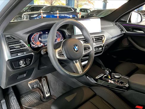 Used 2025 BMW X4 xDrive30i w/ Premium Package image 17
