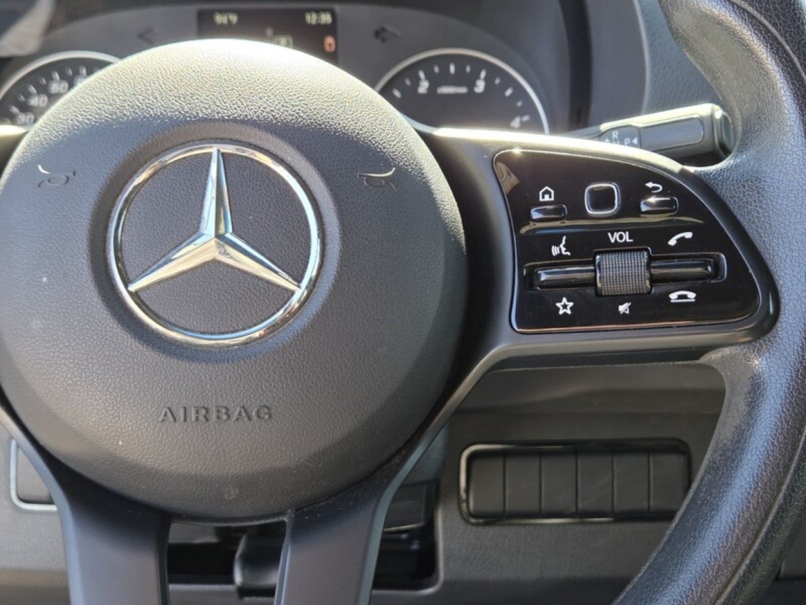 Used 2024 Mercedes-Benz Sprinter 2500 image 27