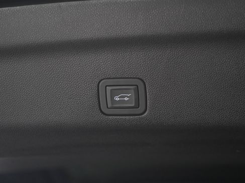 Used 2026 GMC Yukon Denali w/ Denali Reserve Package AWD/4WD image 19