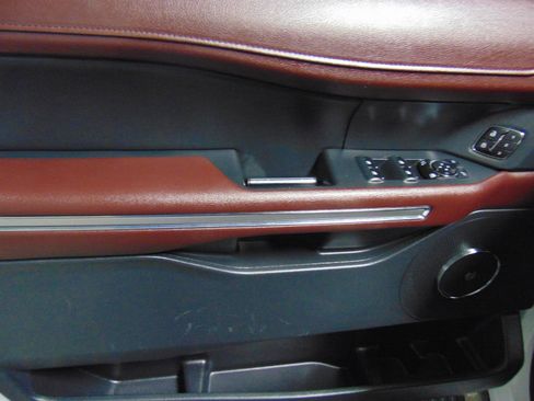 Used 2024 Ford Expedition Max Limited image 8