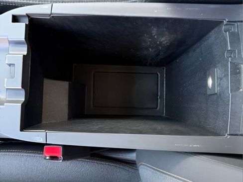 Used 2024 Chevrolet Equinox LT FWD image 24