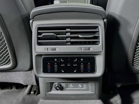 Certified 2025 Audi Q7 2.0T Premium Plus w/ Premium Plus Package AWD/4WD image 24