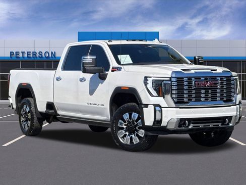 Used 2024 GMC Sierra 3500 Denali w/ Denali Reserve Package AWD/4WD image 2