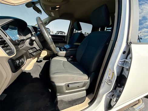 Used 2019 RAM 2500 Big Horn image 23