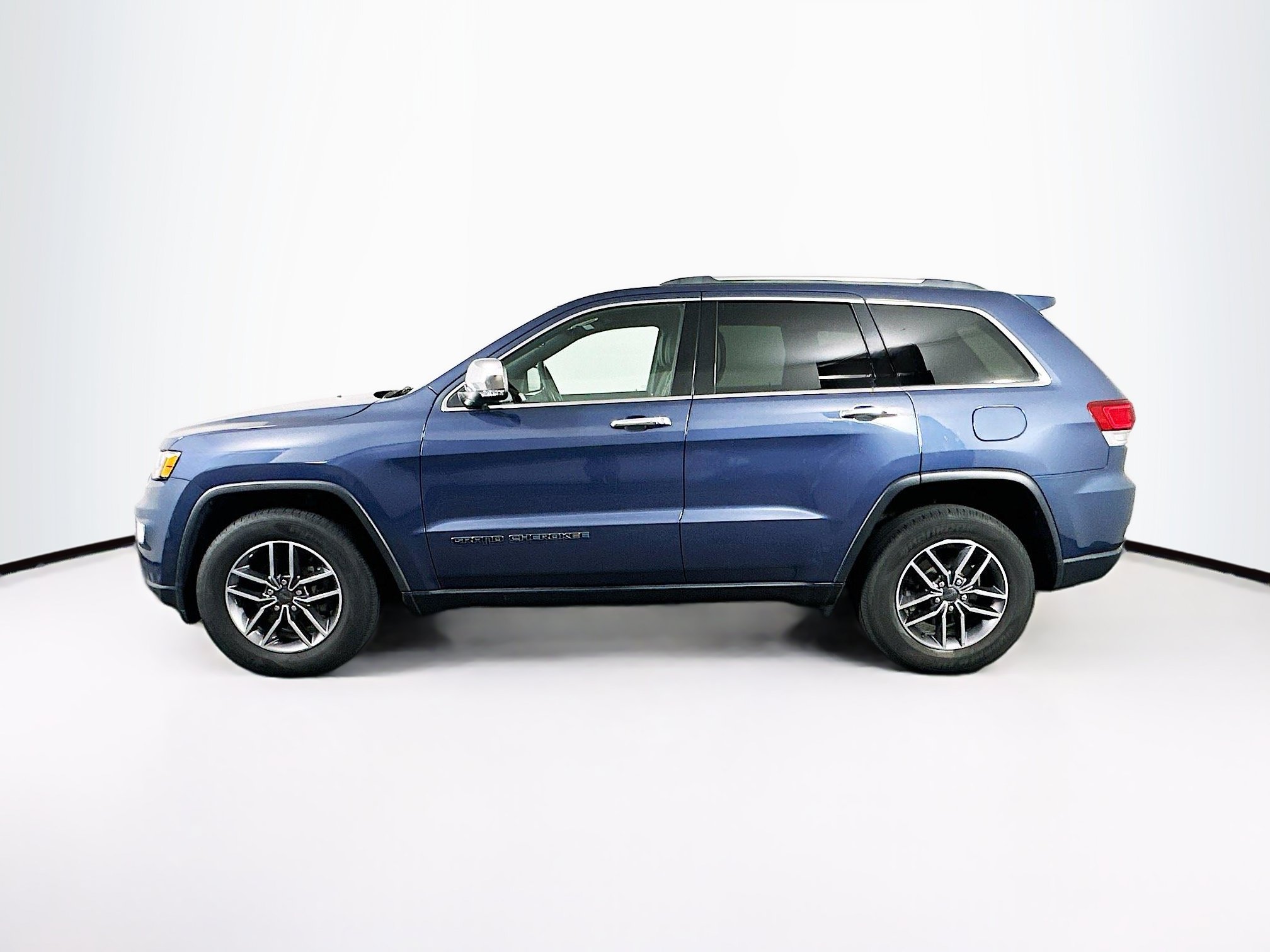 Used 2020 Jeep Grand Cherokee Limited AWD/4WD image 4