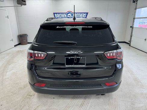 Used 2019 Jeep Compass Latitude AWD/4WD image 5