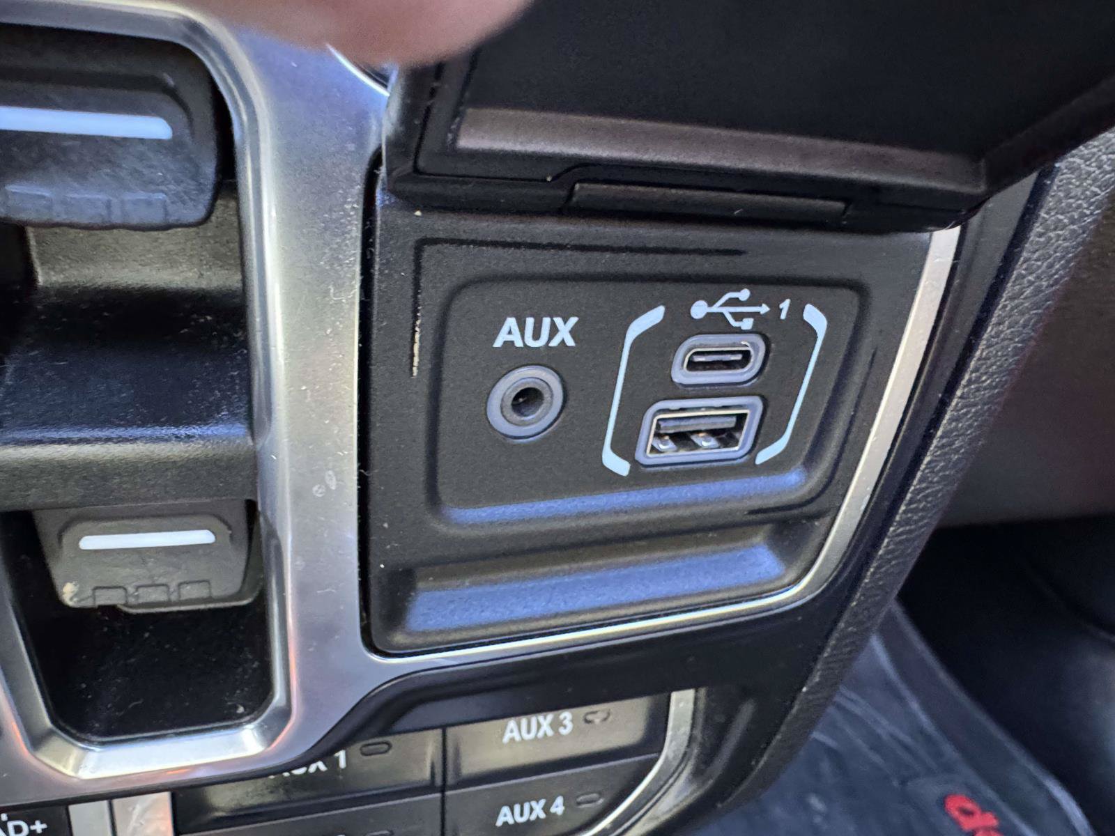 Used 2023 Jeep Wrangler Unlimited Rubicon AWD/4WD image 28