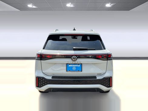 New 2026 Volkswagen Tiguan SEL R-Line AWD/4WD image 10