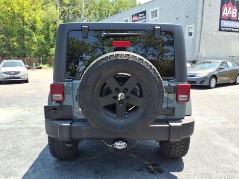 Used 2014 Jeep Wrangler Unlimited Sport w/ Quick Order Package 23S AWD/4WD image 4