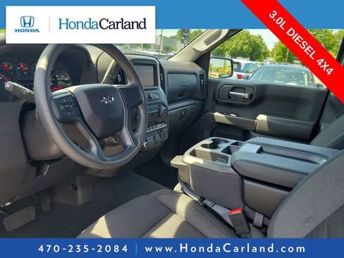 Used 2025 Chevrolet Silverado 1500 Custom Trail Boss AWD/4WD image 13