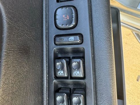 Used 2005 HUMMER H2 w/ Preferred Equipment Group image 6