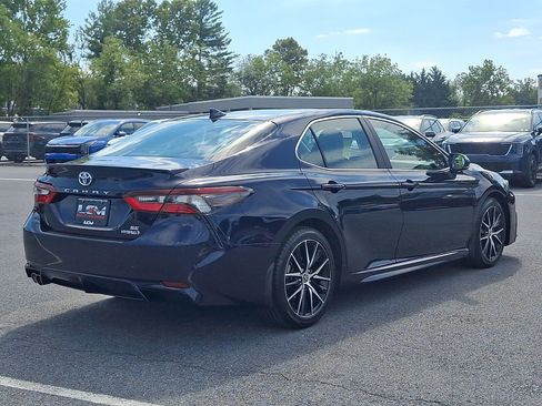 Used 2022 Toyota Camry SE w/ Audio Upgrade Package FWD image 4