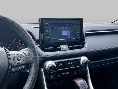 Used 2019 Toyota RAV4 XLE w/ Convenience Package FWD image 7
