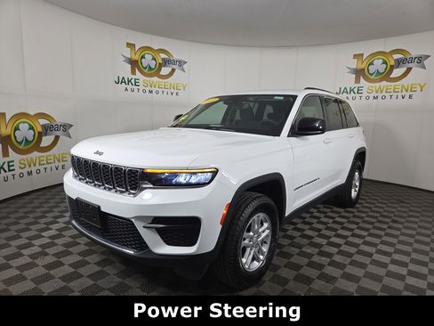 Used 2023 Jeep Grand Cherokee Laredo w/ Luxury Tech Group I image 3